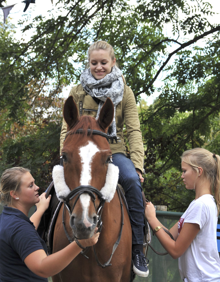 Hippotherapie - Foto: Stefan Oldenburg - Medizin