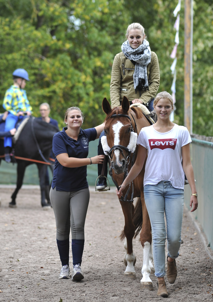 Hippotherapie - Foto: Stefan Oldenburg - Medizin